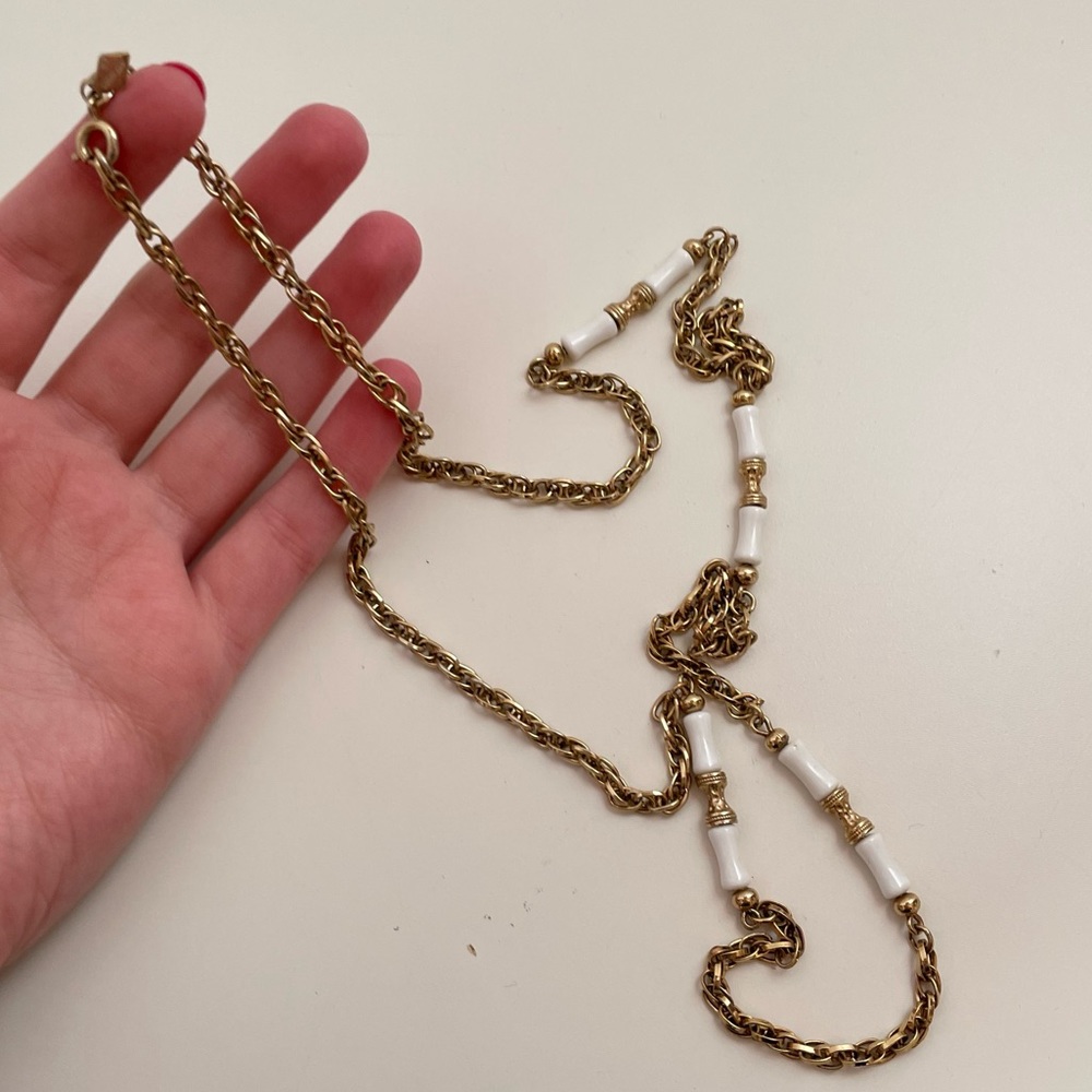 Vintage 70โs SARAH COVENTRY Gold Tone White Enamel Boho Abstract Preppy Necklace - Picture 9 of 11